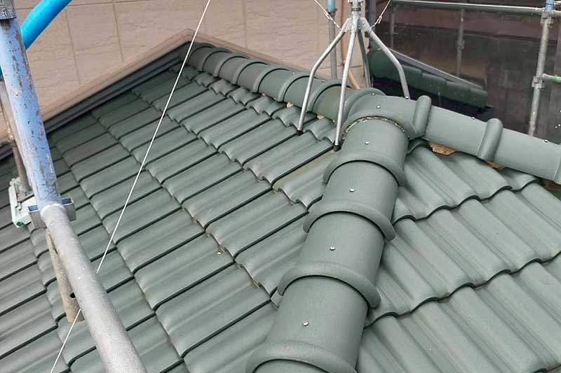 既存の下屋棟瓦