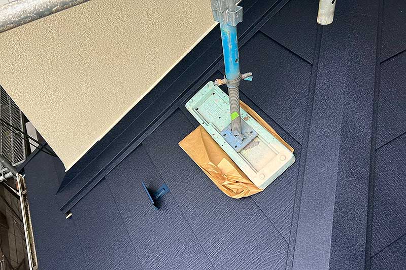 新しいガルバ材張り込み