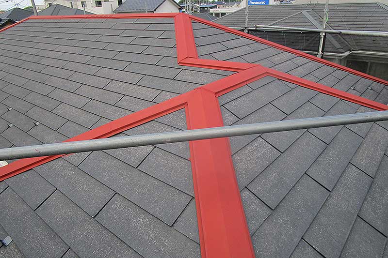 棟板金の錆止め塗装完了