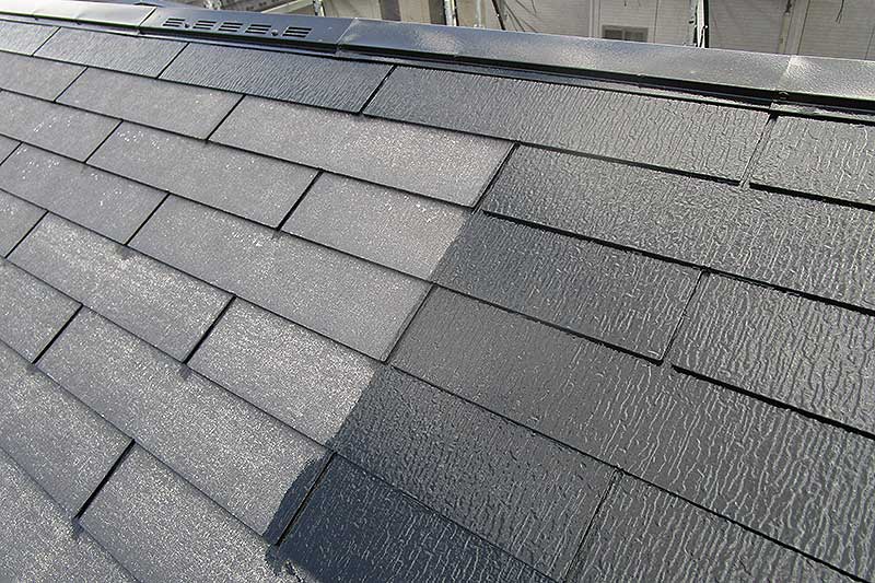 屋根の中塗り中の屋根全体