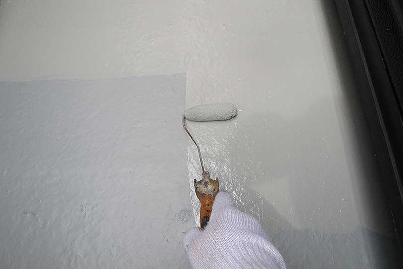 ベランダ防水上塗り