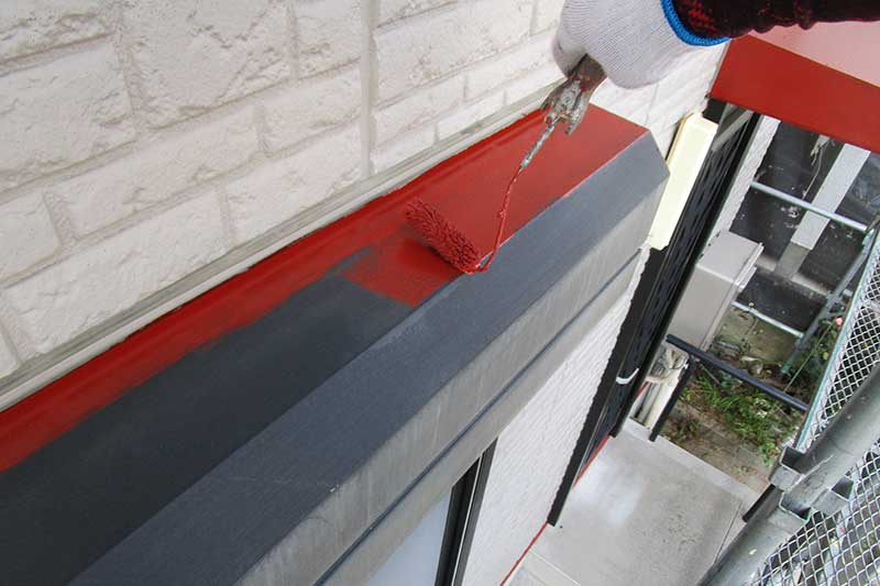 シャッターボックスの錆止め塗装