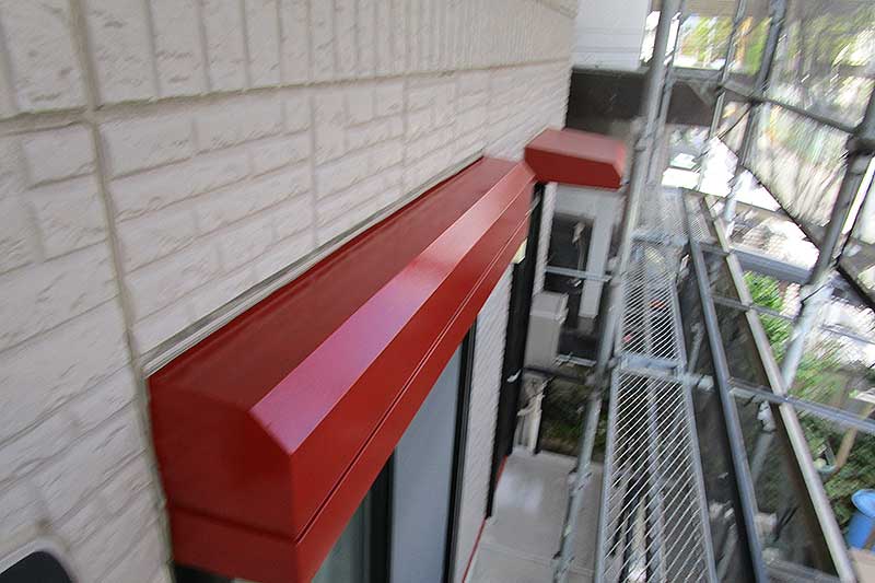 シャッターボックスの錆止め塗装