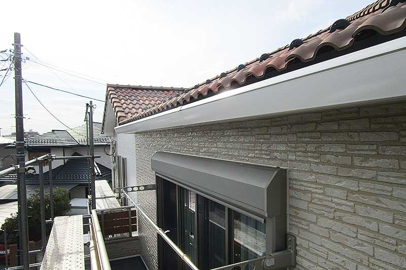 塗装後の雨樋・外壁