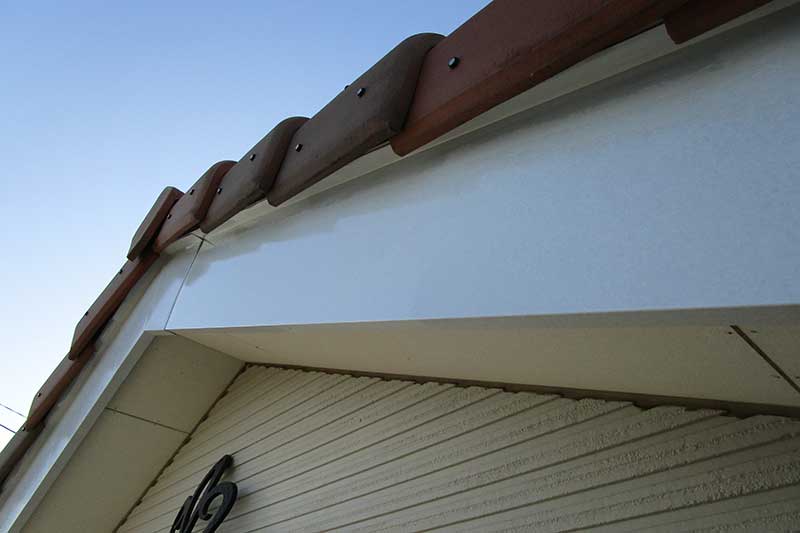 破風の錆止め塗装完了