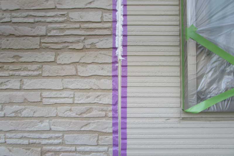 新しくサイディング目地にコーキング打ち込み