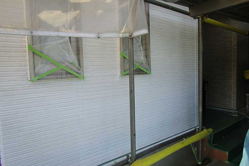 外壁の下塗り作業完了