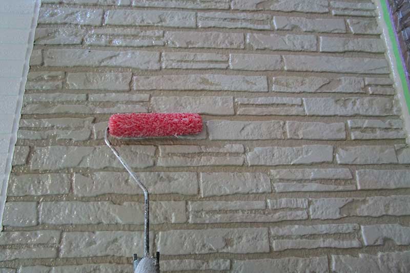 外壁のクリア塗装上塗り