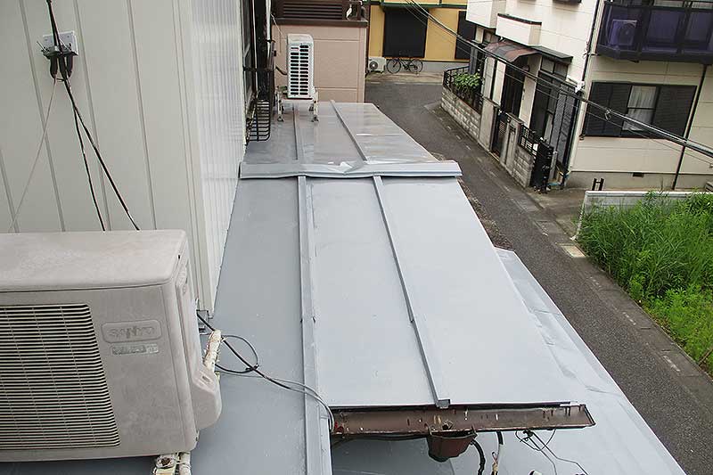 塗装が完了した下屋根