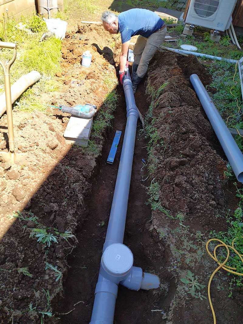新しい排水管の接続作業全体