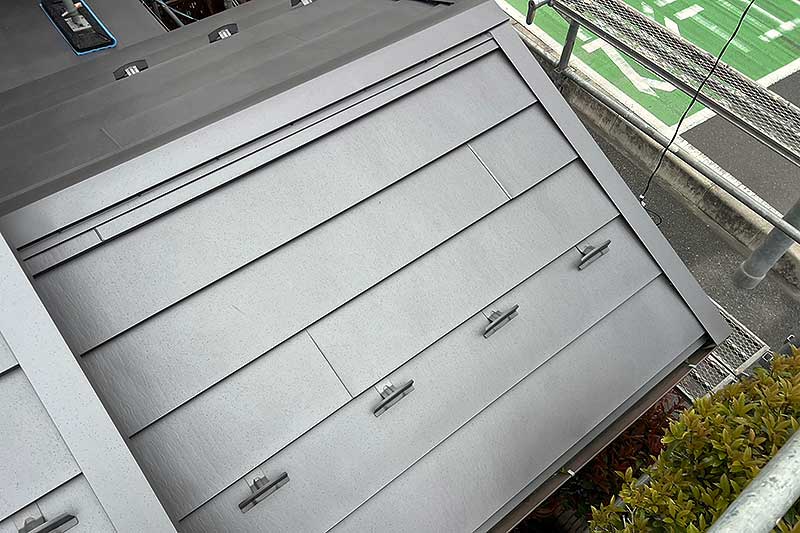 カバー工法施工後の屋根