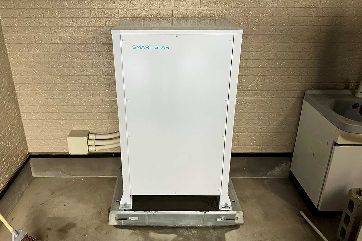 設置後の蓄電池スマートスター正面