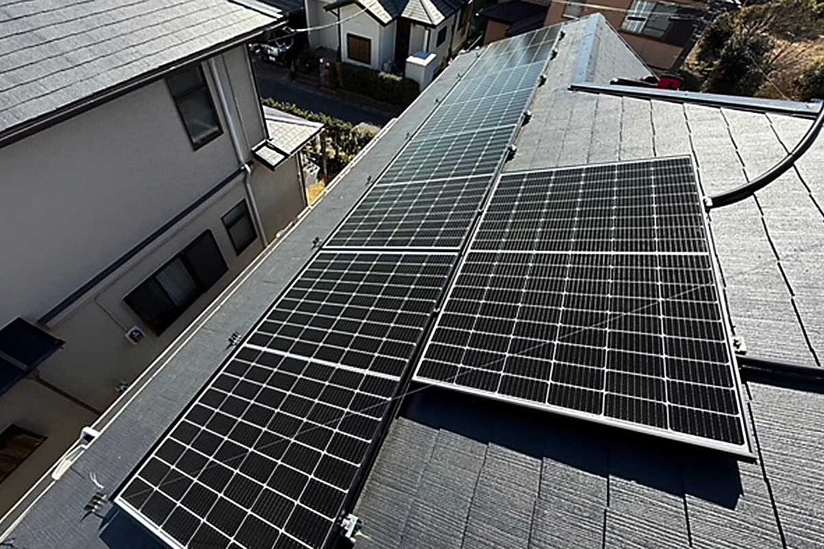 太陽光を設置したコロニアル屋根