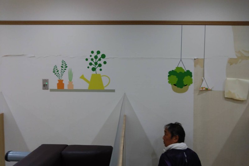 既存クロスの剥がし作業