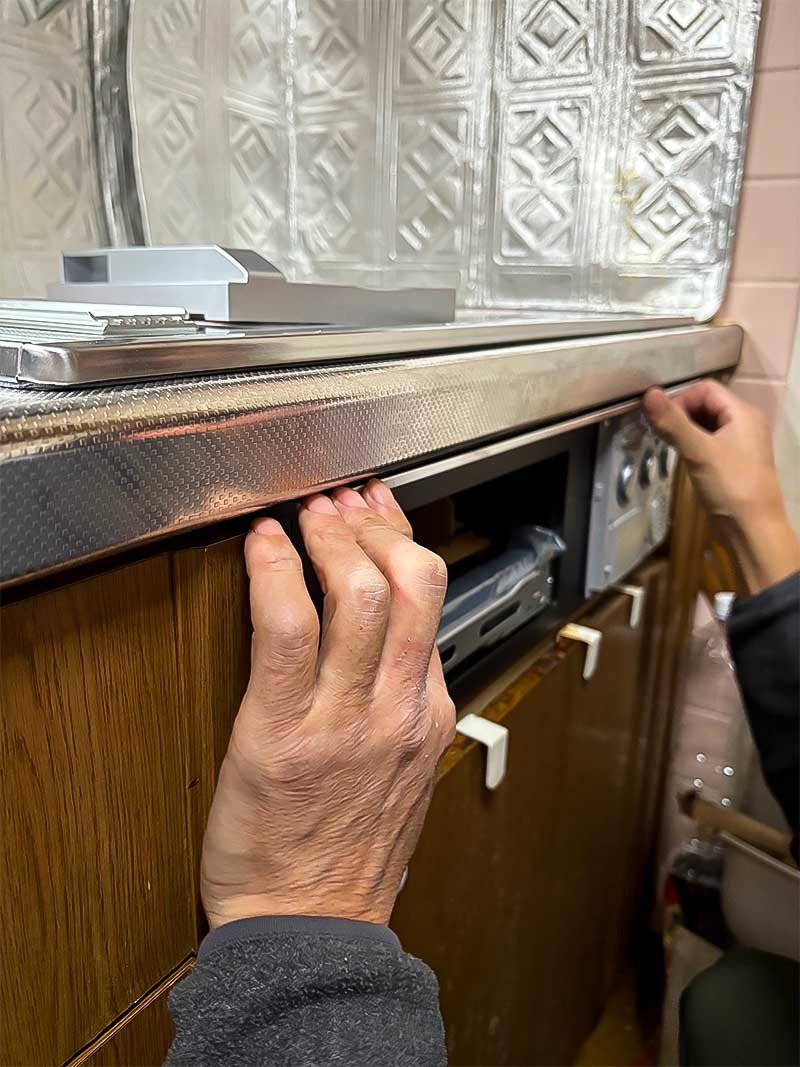 上部ルーバー取付