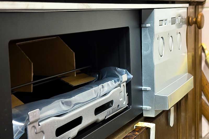 取付け前のグリル部分