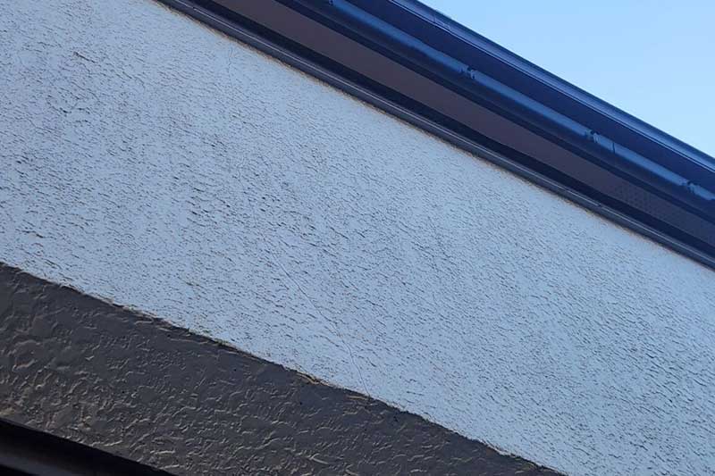 施工前の外壁の割れ