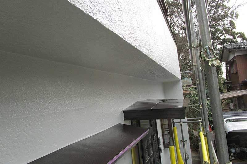 下屋根・庇の上塗り作業完了