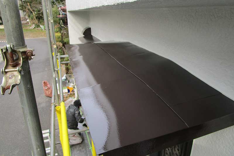 庇の上塗り作業完了