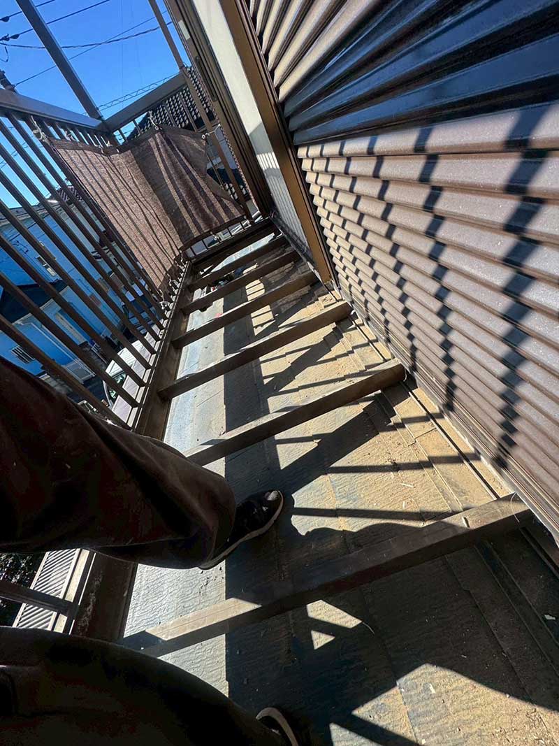 既存ベランダ屋根の解体