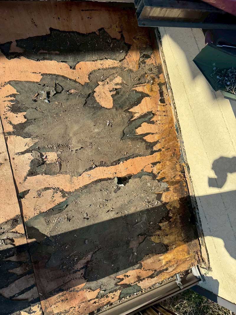 既存ベランダ屋根の解体