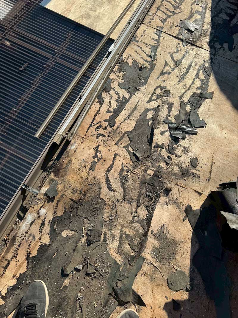 既存ベランダ屋根の解体