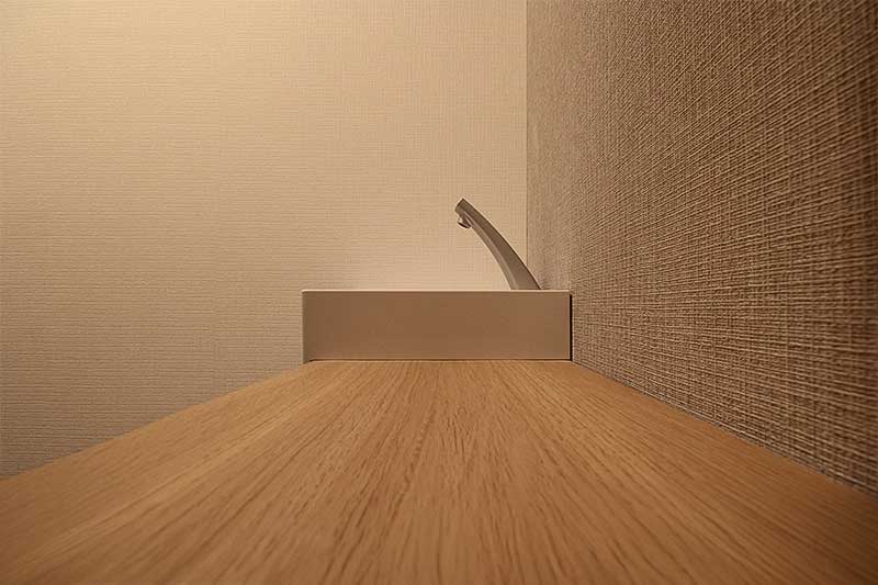 リフォーム後のトイレ棚・水栓