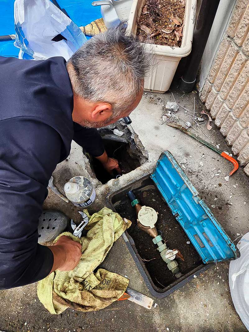 給水管切り回し作業