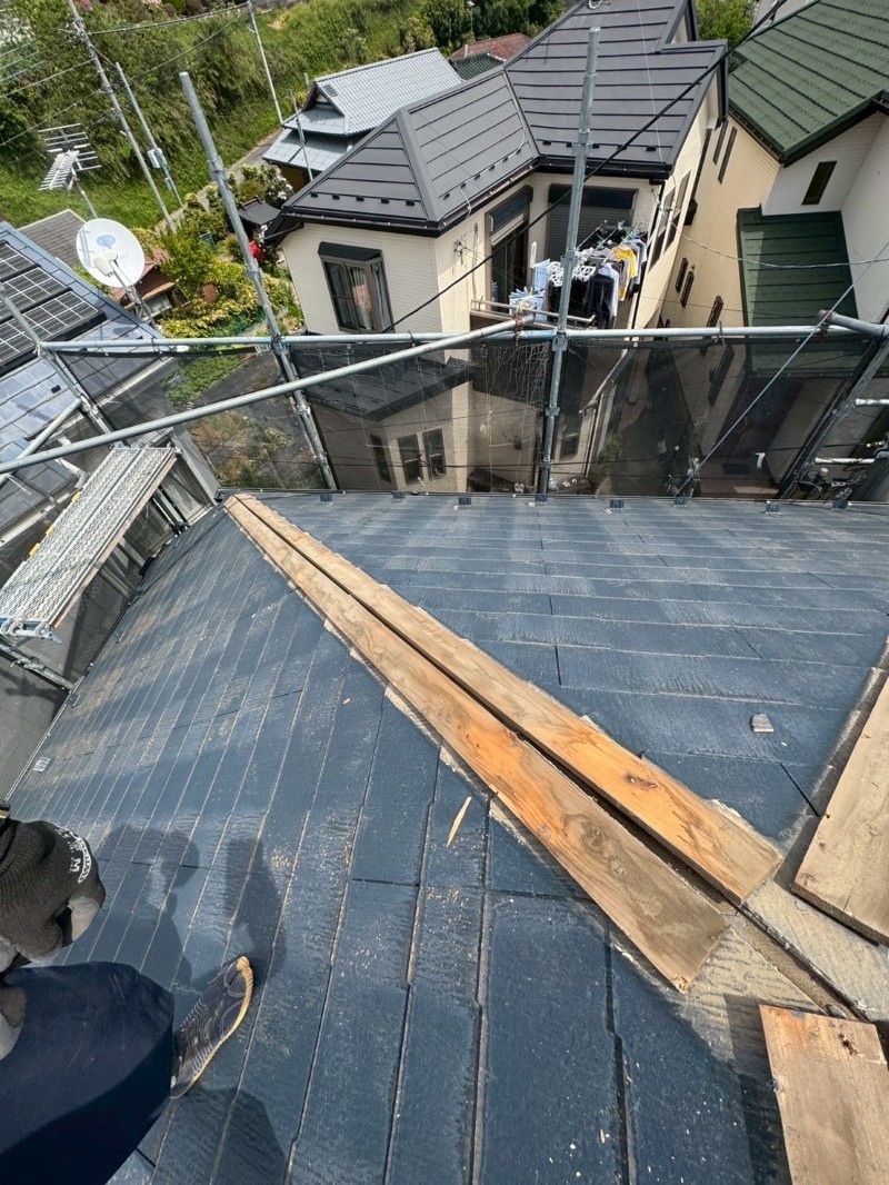 施工前の屋根の棟板金撤去