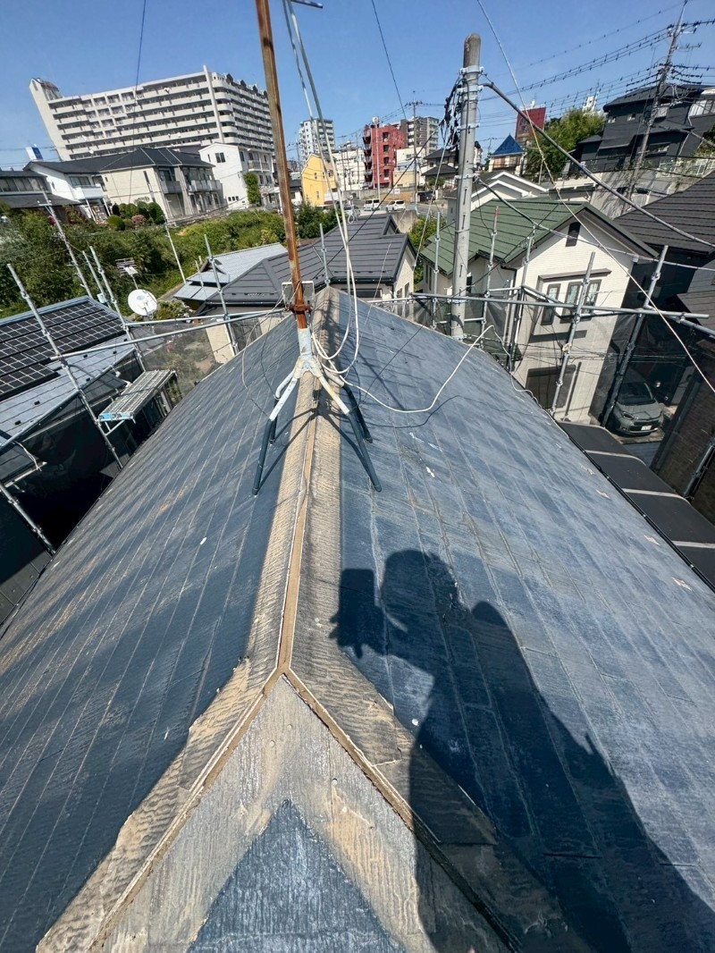 施工前の屋根の棟板金撤去