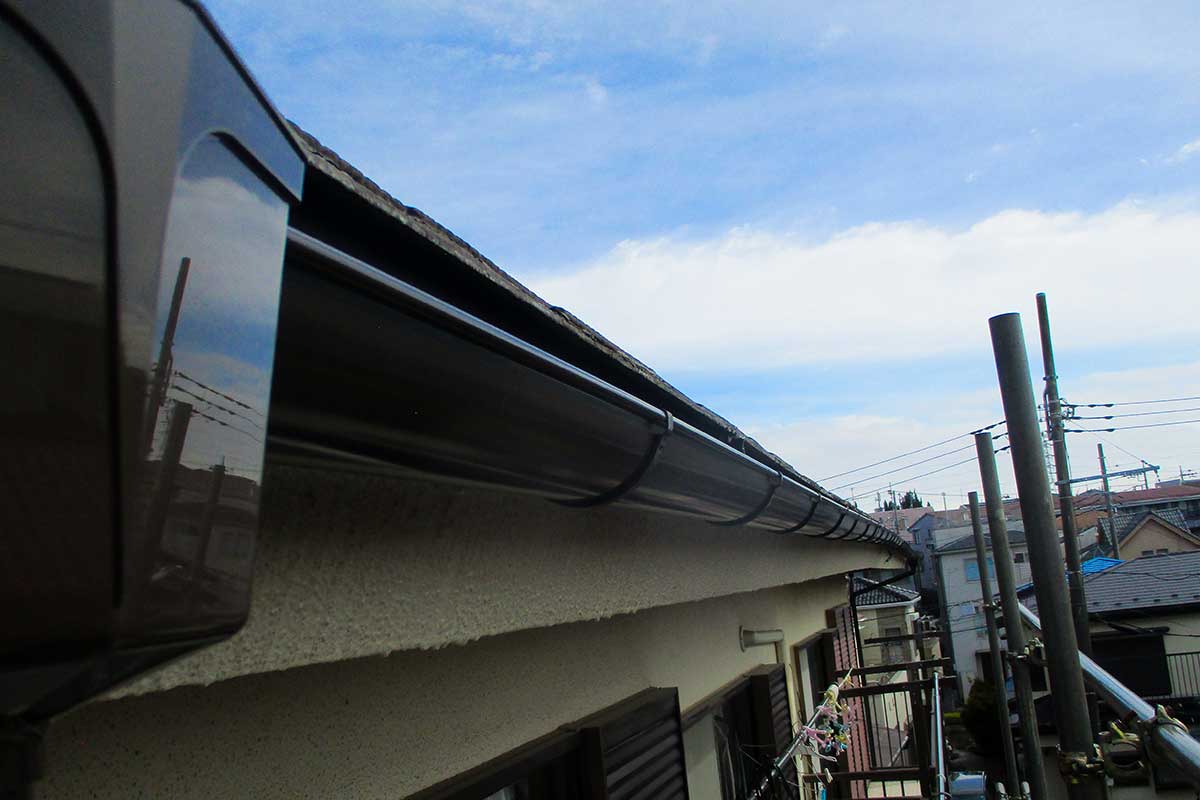 新しく雨樋取付