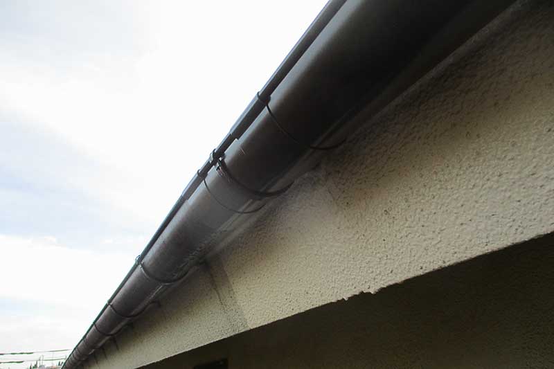 新しく雨樋取付