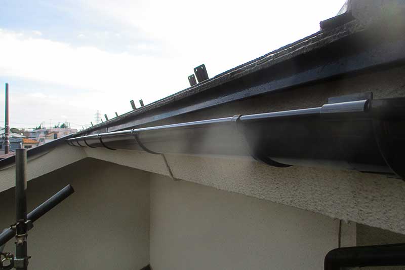 新しく雨樋取付