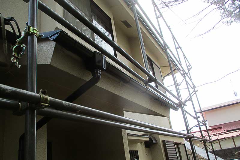 新しく雨樋取付