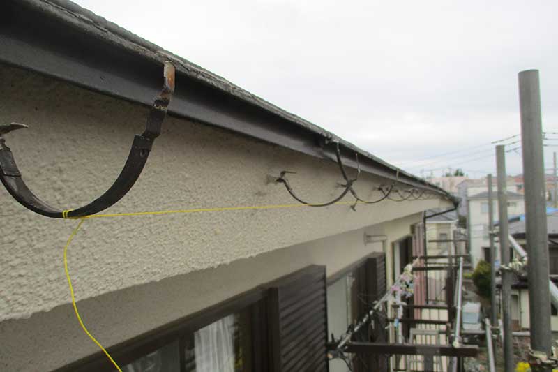雨樋金具の勾配確認