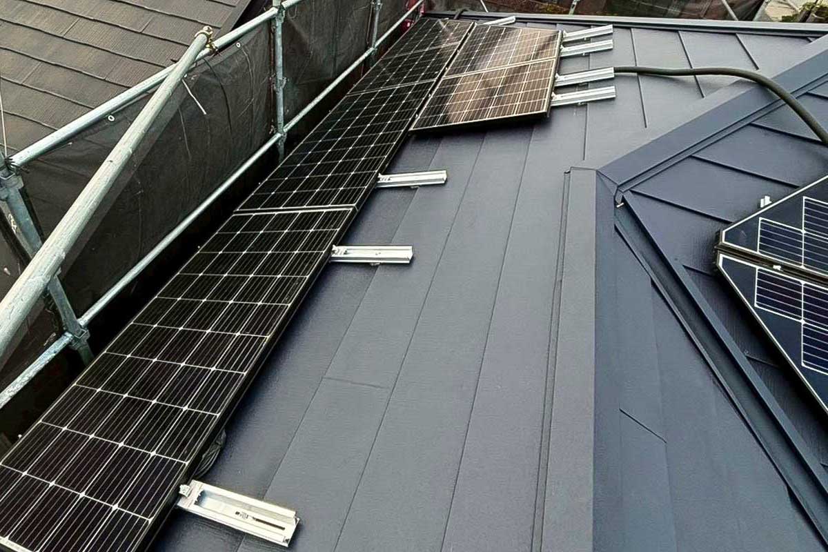 カバー工法・太陽光再設置後の屋根