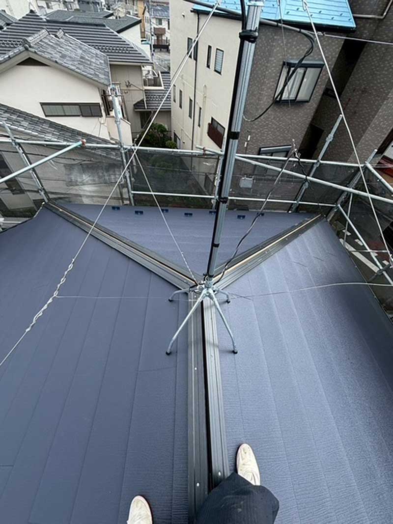 大屋根にエコランバー張り込み