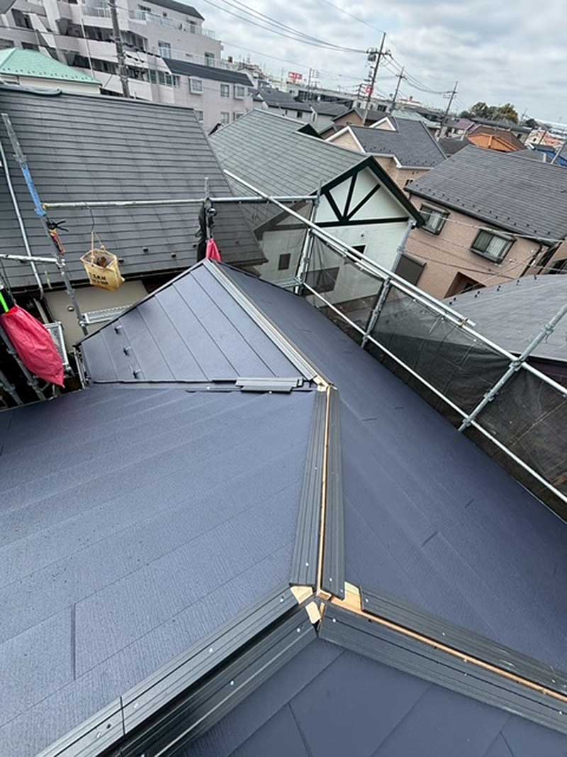 大屋根にエコランバー張り込み