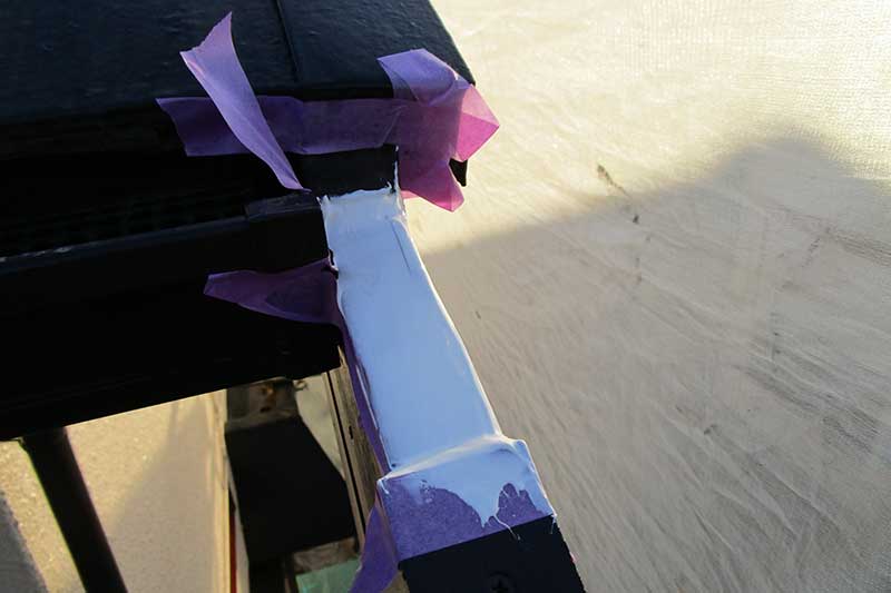 木部の塗装作業