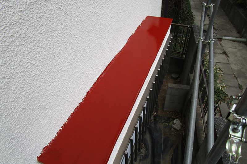 庇の錆止め塗装