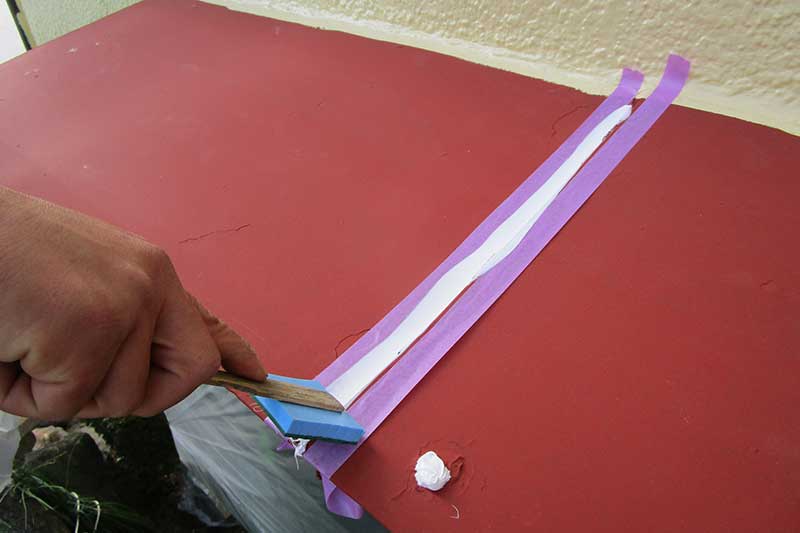 庇のコーキング処理