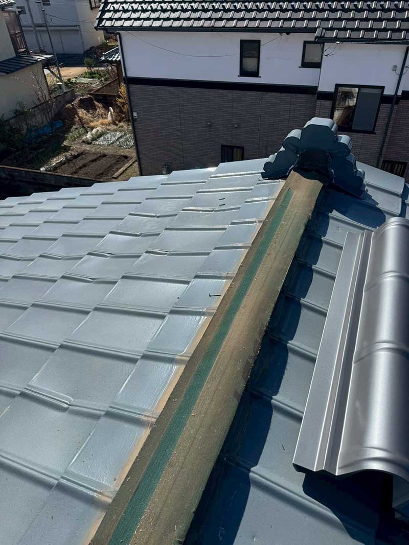 既存の棟板金の解体