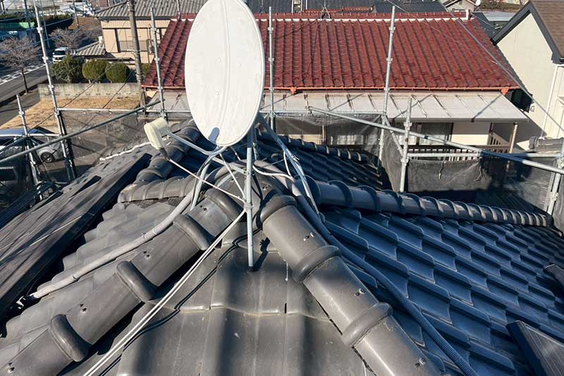 既存の棟瓦を元に戻して完了