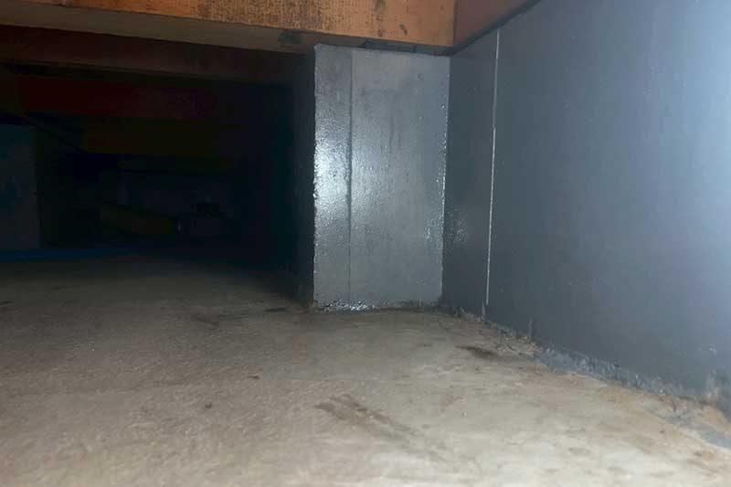 内基礎の強化剤塗布