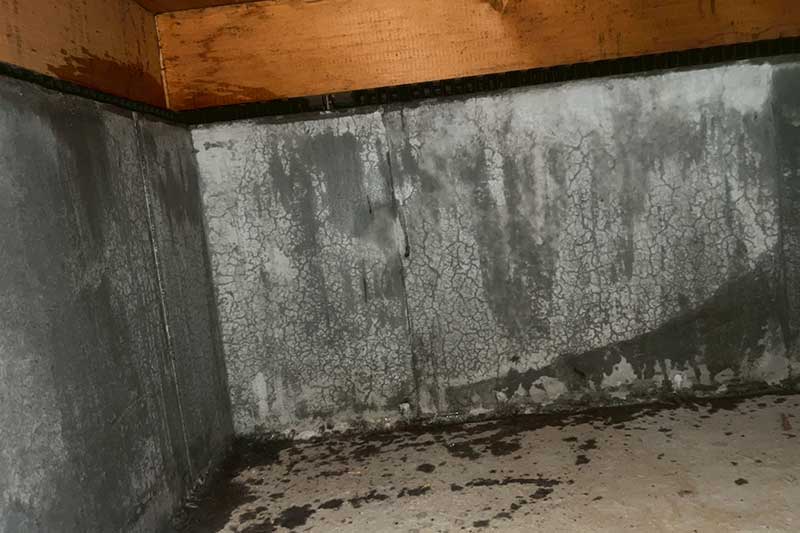 内基礎の下処理剤塗布