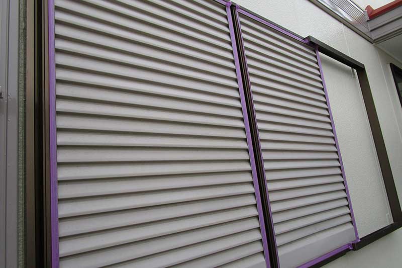 塗装前の雨戸の塗装