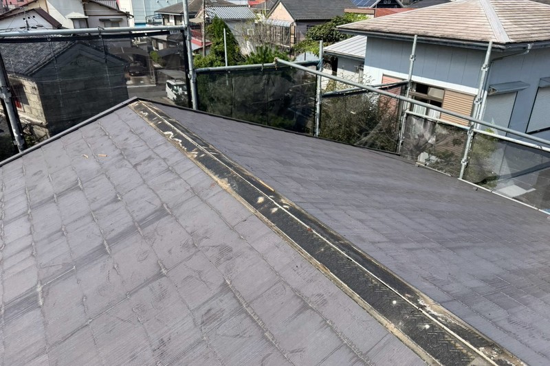 施工前の屋根の棟板金撤去