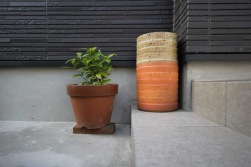 新築一戸建ての玄関階段