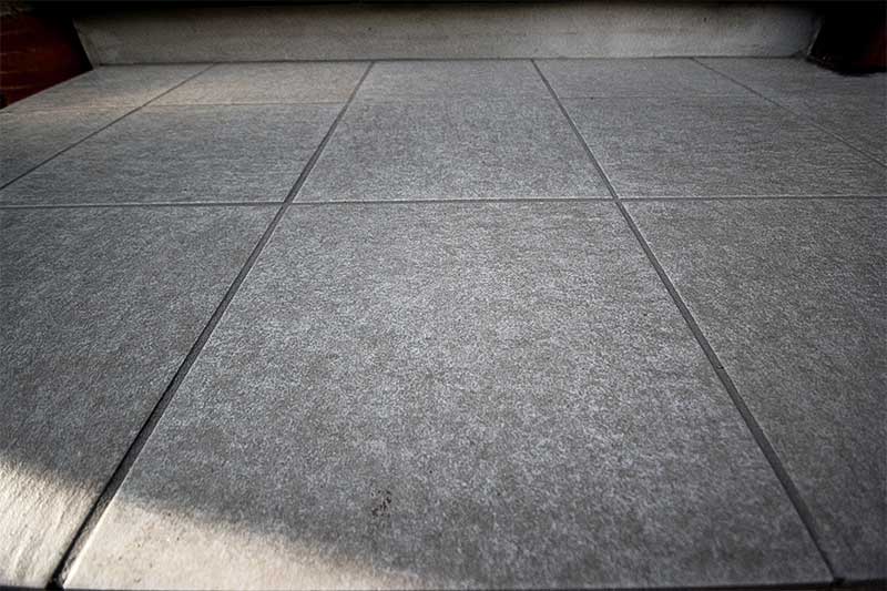 新築一戸建ての玄関床タイル