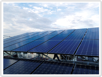 太陽光発電パネル写真